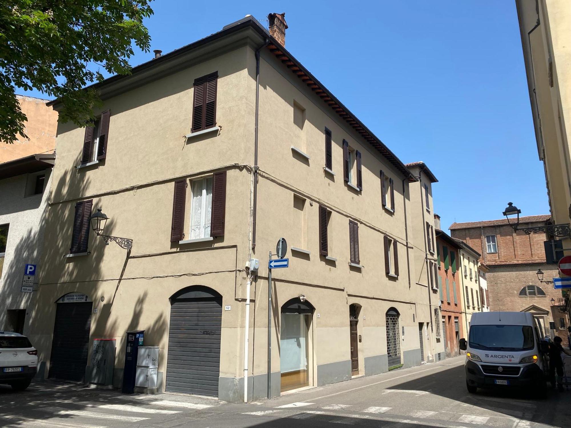 Appartamento Anna - Comfort E Stile In Centro Storico Imola Extérieur photo